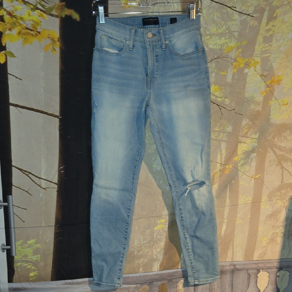 Lucky Brand Size 4/27. Ankle Skinny Jean